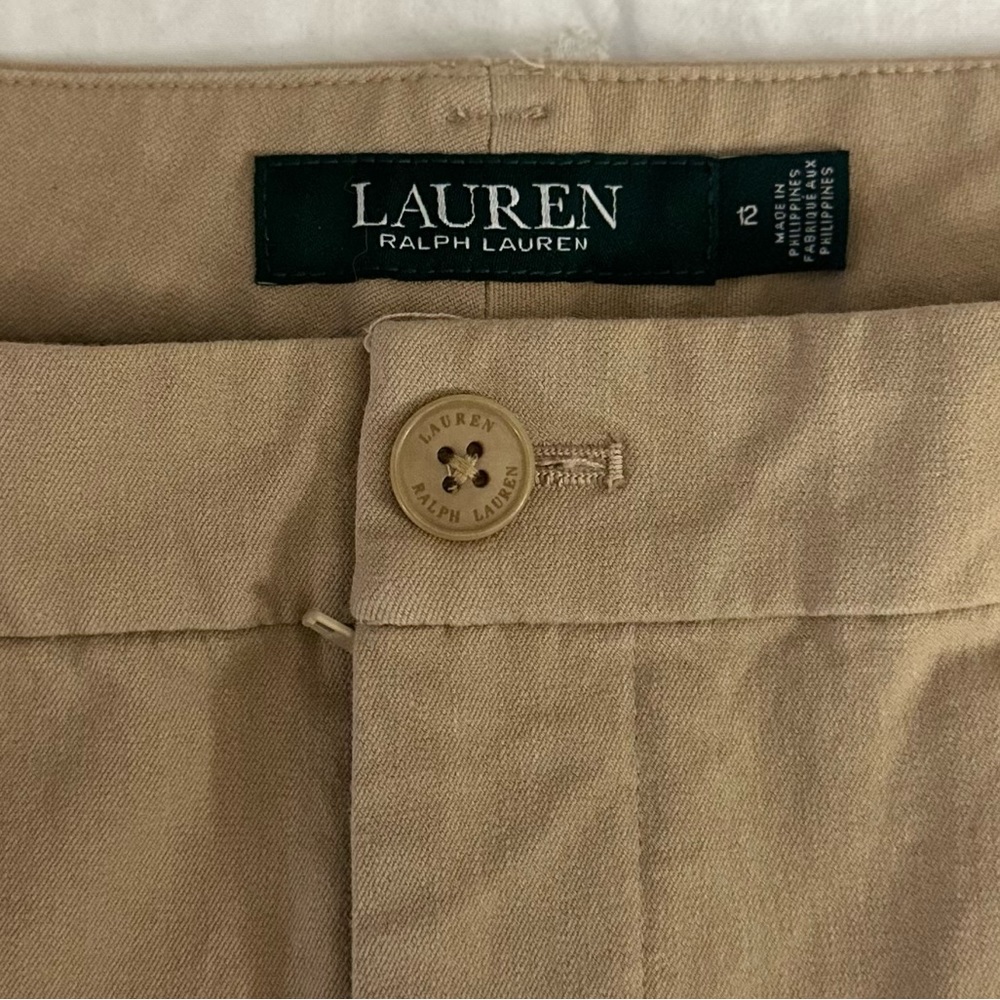 Lauren Ralph Lauren Women Casual Shorts (Khaki) Size 12 - Picture 2 of 4